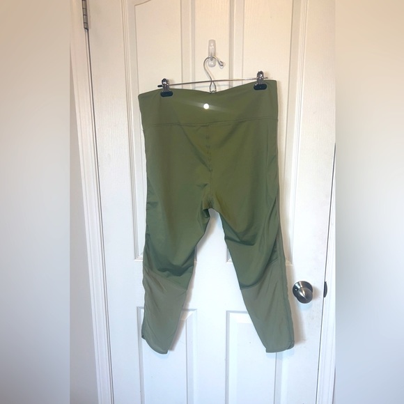 Cropped Mesh Leggings - Picture 3 of 5